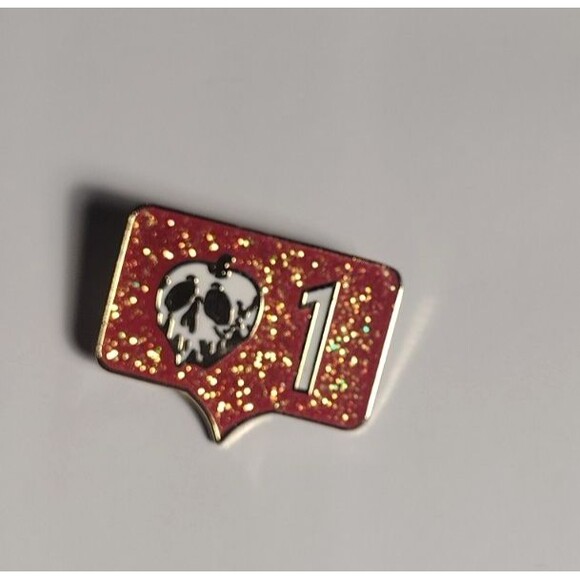 2 Disney Snow White and the Seven Dwafs Pins Poison Apple Spinner Pin Enamel - Picture 3 of 4